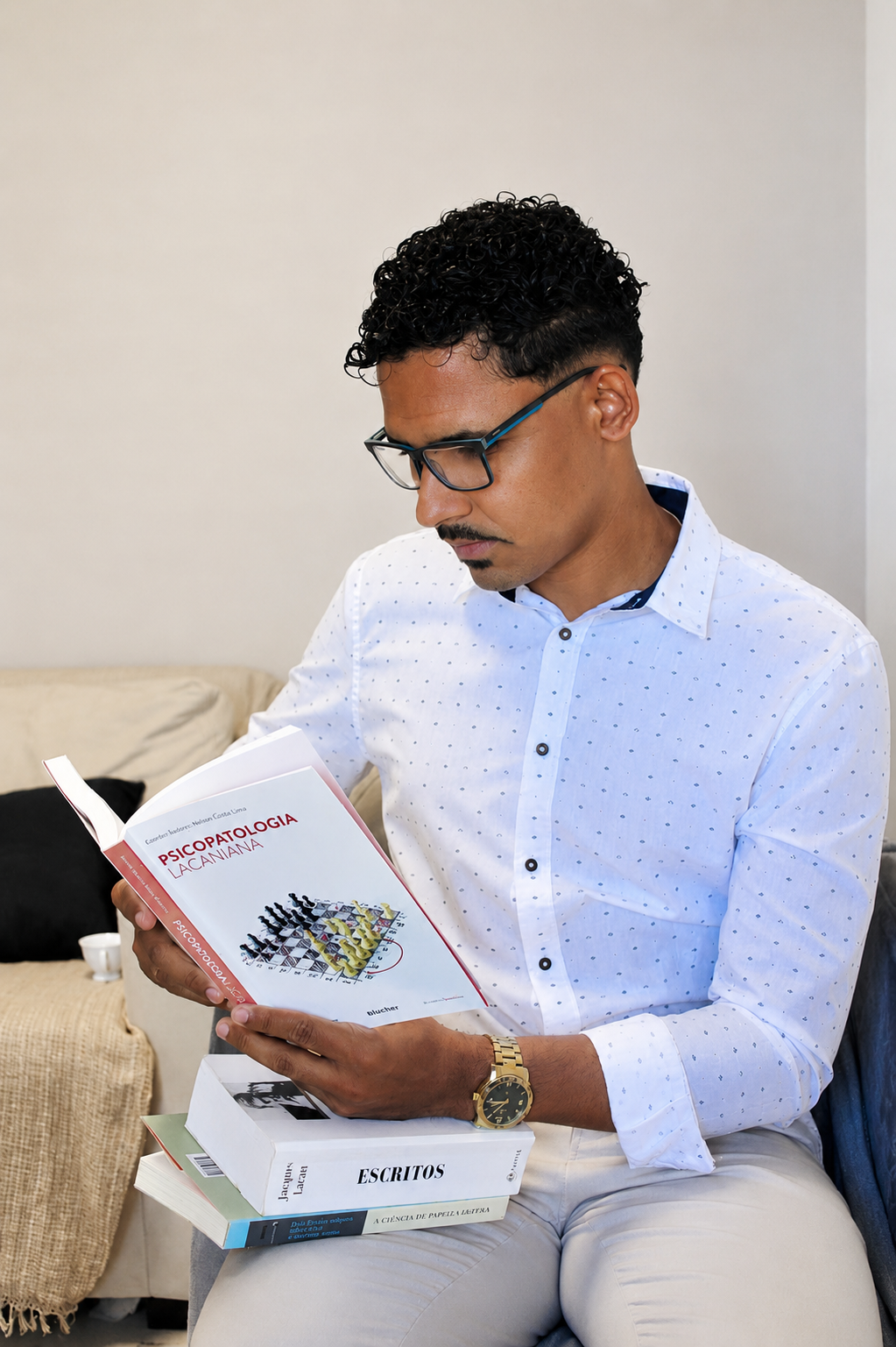 Anderson Bispo estudando psicanálise lacaniana